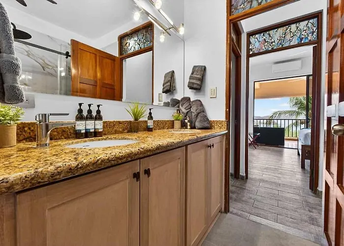 Presidential 9- Stunning Ocean View Apartment