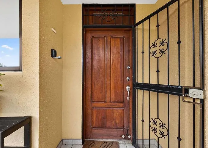 Presidential 9- Stunning Ocean View Apartment *
